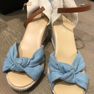 NineWest Blue Woven Heels